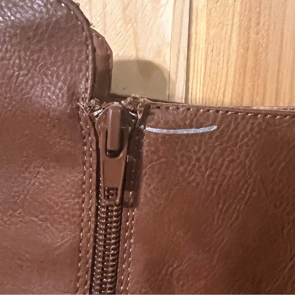 Women’s Arizona Boots - Picture 2 of 3